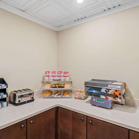 Clarion Hotel & Suites Fairbanks Near Ft Wainwright Εξωτερικό φωτογραφία