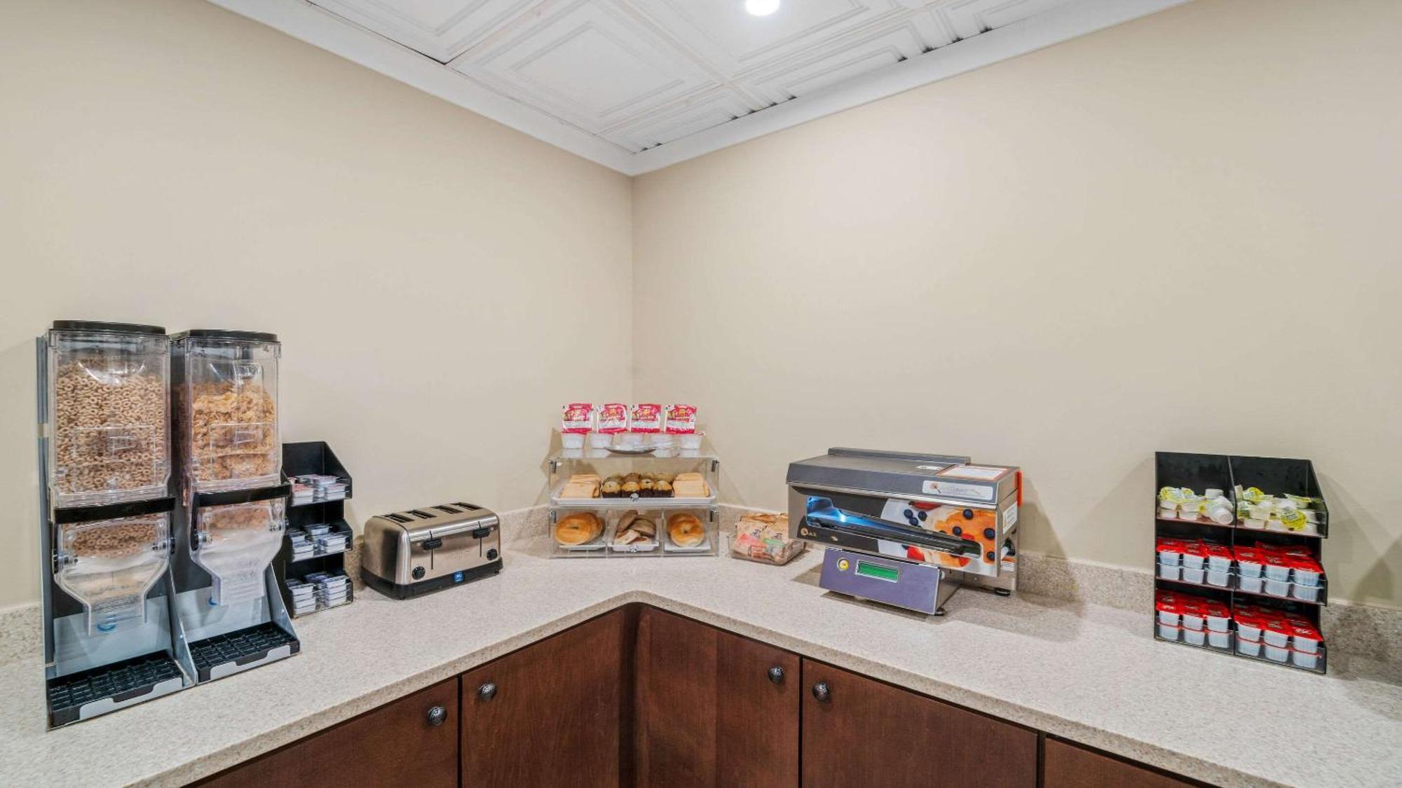 Clarion Hotel & Suites Fairbanks Near Ft Wainwright Εξωτερικό φωτογραφία