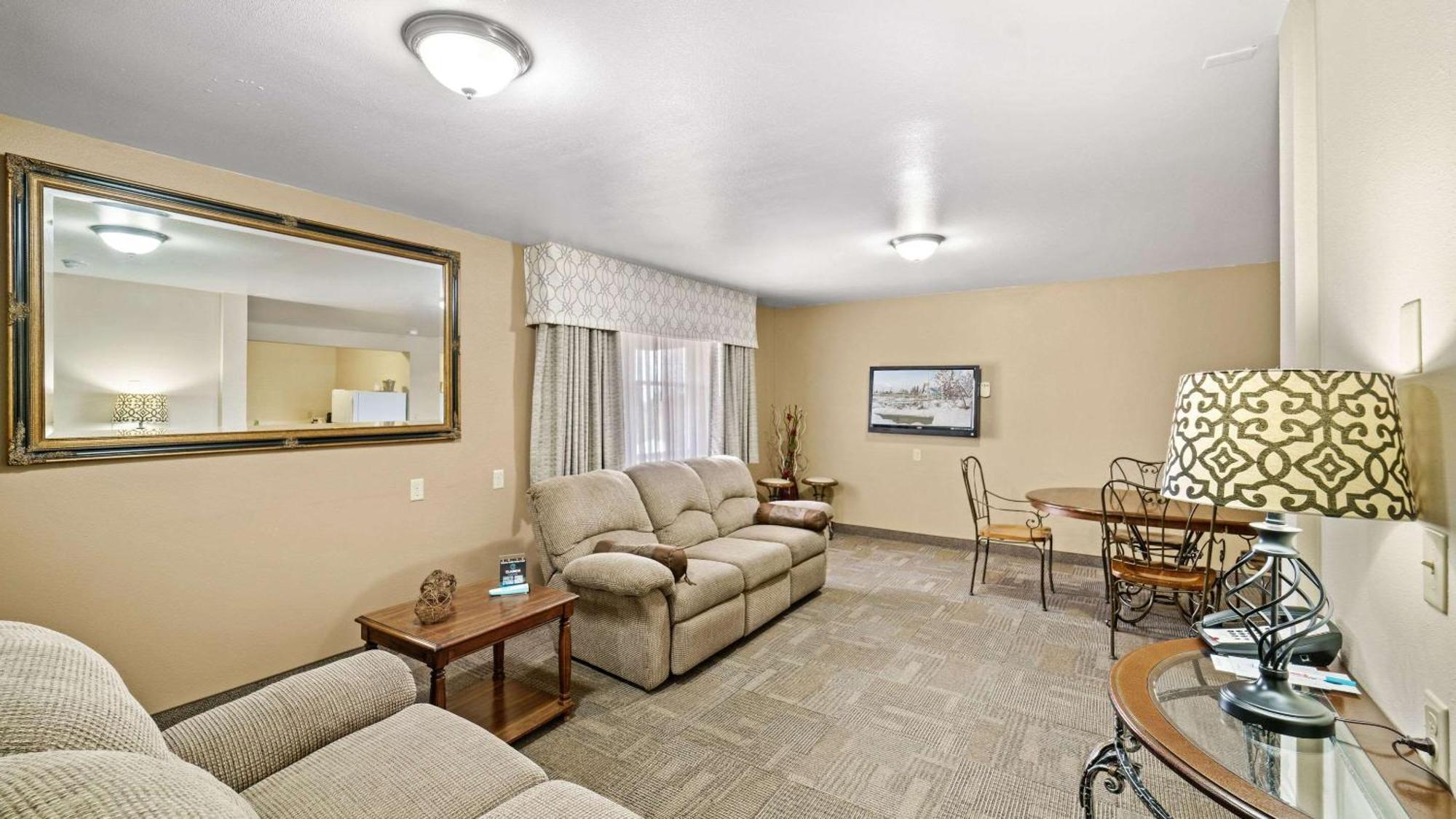 Clarion Hotel & Suites Fairbanks Near Ft Wainwright Εξωτερικό φωτογραφία
